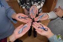 Синя стрічка – міжнародний символ захисту дітей від насильства у всіх його проявах