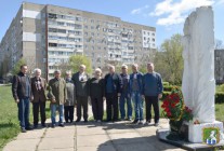 Чорнобильці поклали квіти до пам'ятного знаку “Чорнобильська Мадонна”